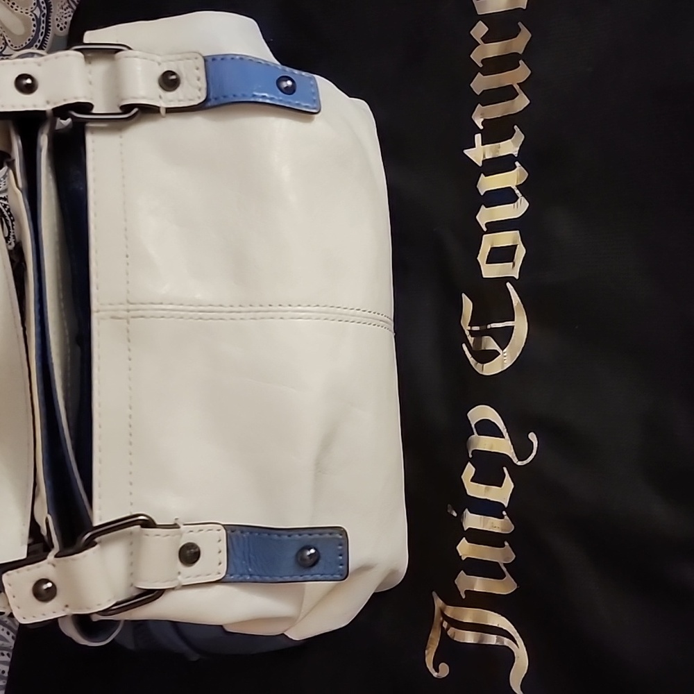 Authentic Juicy Couture Pippa Leather Bag with Strap and Dust Bag Euc Aprox 11x7 - Picture 2 of 5